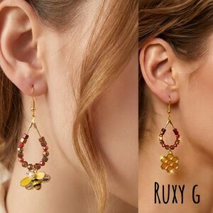Gold and Brown Bee 🐝 and honeycomb Earrings